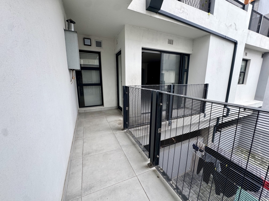 To Let 2 Bedroom Property for Rent in Table View Western Cape